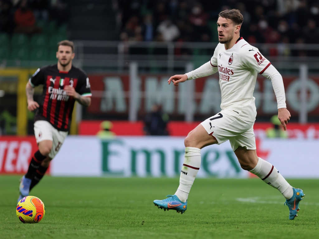 【意甲】赖因德斯建功，AC米兰主场2-1力克科莫上演逆转好戏